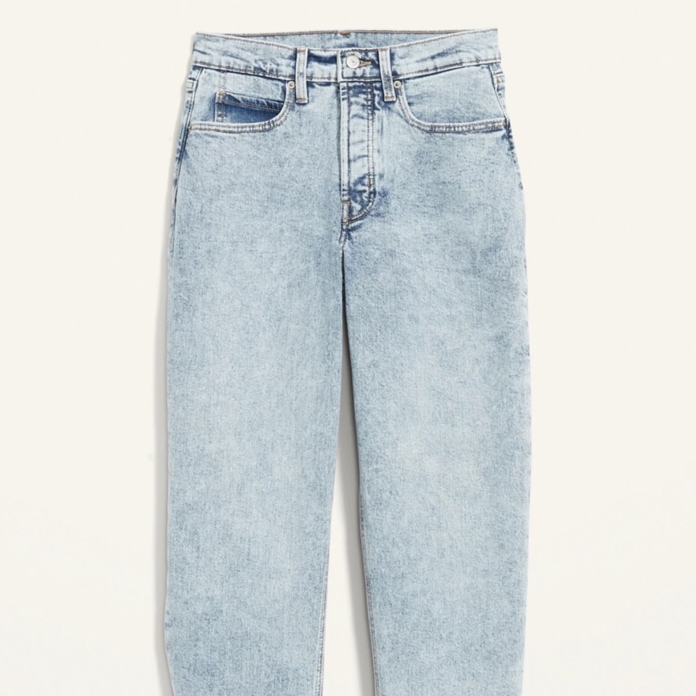 EXTRA HIGH RISE SKY HI MOM JEANS